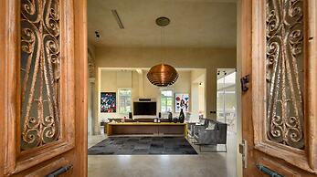 The Pearl of Jaffa Lux Apt by Sea N Rent