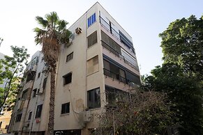 Bright Pearl For Exploring Tel-Aviv