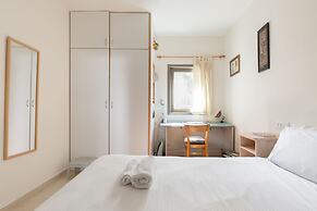 Bright Pearl For Exploring Tel-Aviv