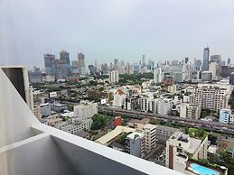 Omni Tower Sukhumvit Nana - Direct