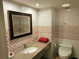 Omni Tower Sukhumvit Nana - Direct