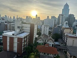 Omni Tower Sukhumvit Nana - Direct