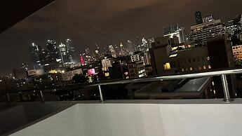 Omni Tower Sukhumvit Nana - Direct