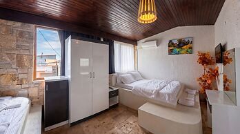 Stone House Foca Butik Otel