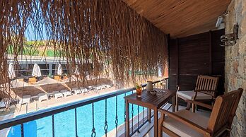 Stone House Foca Butik Otel