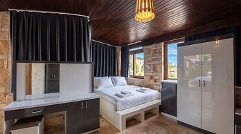 Stone House Foca Butik Otel