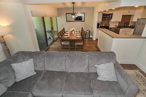 Seven Springs 2 Bedroom Premium Condo, Pet Friendly! by RedAwning - Sa