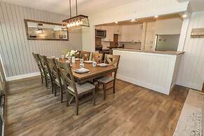 Seven Springs 2 Bedroom Premium Condo, Pet Friendly! by RedAwning - Sa