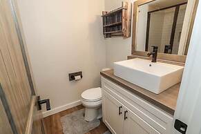 Seven Springs 2 Bedroom Premium Condo, Pet Friendly! by RedAwning - Sa