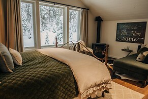Mountainside Lodging & Retreats