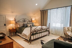 Mountainside Lodging & Retreats