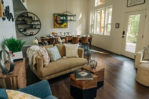 Mountainside Lodging & Retreats