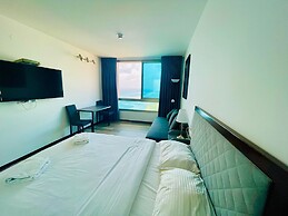 Carmel Holiday Apartments