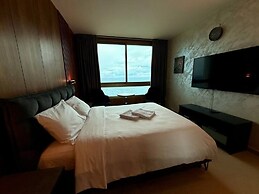 Carmel Holiday Apartments