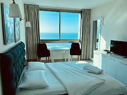 Carmel Holiday Apartments