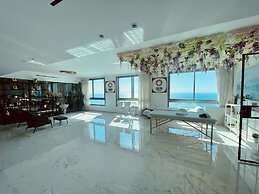 Carmel Holiday Apartments