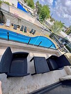 Grace Holon Villa & Pool