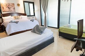 Grace Holon Villa & Pool