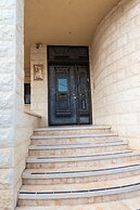 Grace Holon Villa & Pool