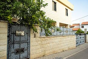 Grace Holon Villa & Pool