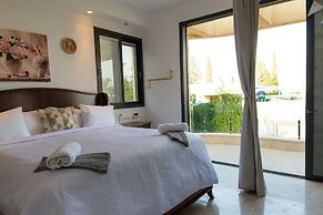 Grace Holon Villa & Pool