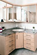 Grace Holon Villa & Pool