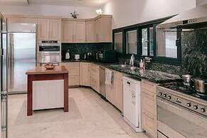 Grace Holon Villa & Pool