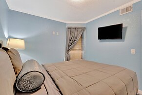 Seaside Luxury Oasis with balcony