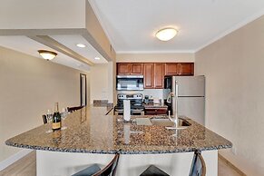 Seaside Luxury Oasis with balcony