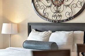 Seaside Luxury Oasis with balcony