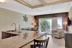 Seaside Luxury Oasis with balcony