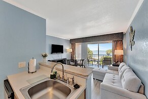 Seaside Luxury Oasis with balcony