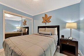 Seaside Luxury Oasis with balcony