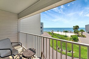 Seaside Luxury Oasis with balcony