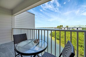 Seaside Luxury Oasis with balcony