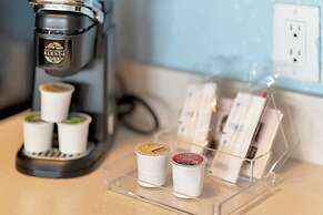 Seaside Luxury Oasis with balcony