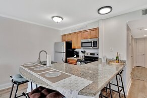 Seaside Luxury Oasis with balcony