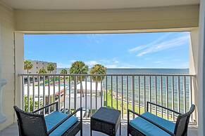 Seaside Luxury Oasis with balcony