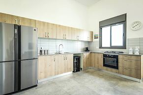 Achziv Beach Getaway with Balcony by Sea N Rent