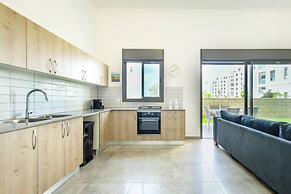 Achziv Beach Getaway with Balcony by Sea N Rent