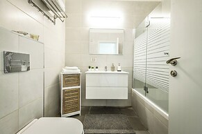 Achziv Beach Getaway with Balcony by Sea N Rent