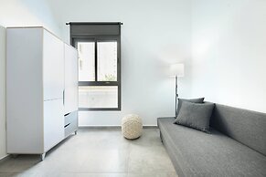 Achziv Beach Getaway with Balcony by Sea N Rent