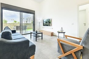 Achziv Beach Getaway with Balcony by Sea N Rent