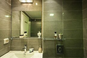 Luxury Levontin apt near Rothschild