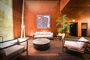 Luxury Levontin apt near Rothschild