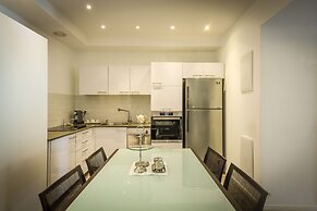 Luxury Levontin apt near Rothschild