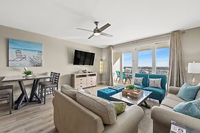 Laketown Wharf 1233 - Anchors Away