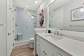 Newly Renovated! Breathtaking Views! Fourth Floor! Pools! Grill! Beach