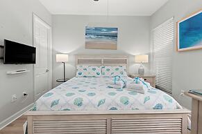 Newly Renovated! Breathtaking Views! Fourth Floor! Pools! Grill! Beach