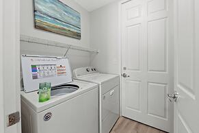 Newly Renovated! Breathtaking Views! Fourth Floor! Pools! Grill! Beach